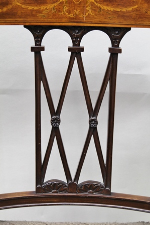 A SET OF SIX SHERATON DESIGN MAHOGANY SINGLE DINING CHAIRS, the back crest with acanthus leaf - Image 3 of 5
