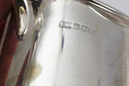 EMILE VINER A SILVER TANKARD, Sheffield 1933, together with an ASPREY SILVER CAPSTAN DESIGN INKWELL, - Image 3 of 4