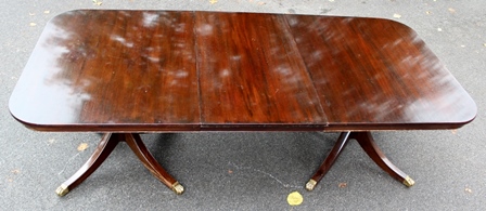 A GEORGIAN STYLE TWIN PEDESTAL MAHOGANY DINING with additional leaf, together with EIGHT GEORGIAN - Image 5 of 5