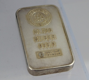 A MIXED LOT OF SILVER COLLECTABLES to include; a 100g ingot paperweight, an engine turned - Image 8 of 8