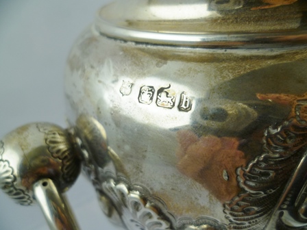 JAMES DEAKIN AND SONS A LATE VICTORIAN SILVER TROPHY CUP of globular form with ring handles, on a - Image 3 of 5