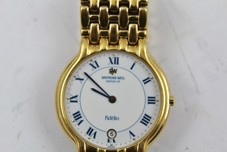 A RAYMOND WEIL "FIDELIO" GENTLEMAN'S 18CT GOLD PLATED WRIST WATCH, having white enamel dial with - Image 5 of 9