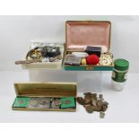 A QUANTITY OF COSTUME JEWELLERY AND ASSORTED COINS