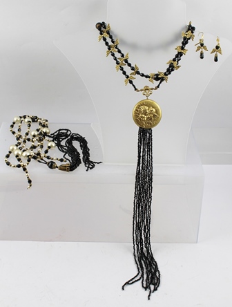 TWO FLAPPER NECKLACES, one with pair of matching earrings - Image 2 of 10