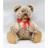 A STEIFF TEDDY BEAR FROM 2000, limited edition Mohair bear no.721 of 1500 (with certificate), a