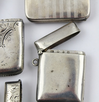 A COLLECTION OF FIVE HALLMARKED SILVER VESTA CASES, includes plain and chased, overall weight 116g. - Image 4 of 6