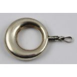 A MEXICAN SILVER MOON FLASK PENDANT having screw cap ring suspension fitting, stamped .925, 21g