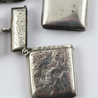 A COLLECTION OF FIVE HALLMARKED SILVER VESTA CASES, includes plain and chased, overall weight 116g. - Image 6 of 6