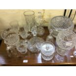 A selection of assorted suit glass table ware, bowls, vases etc.