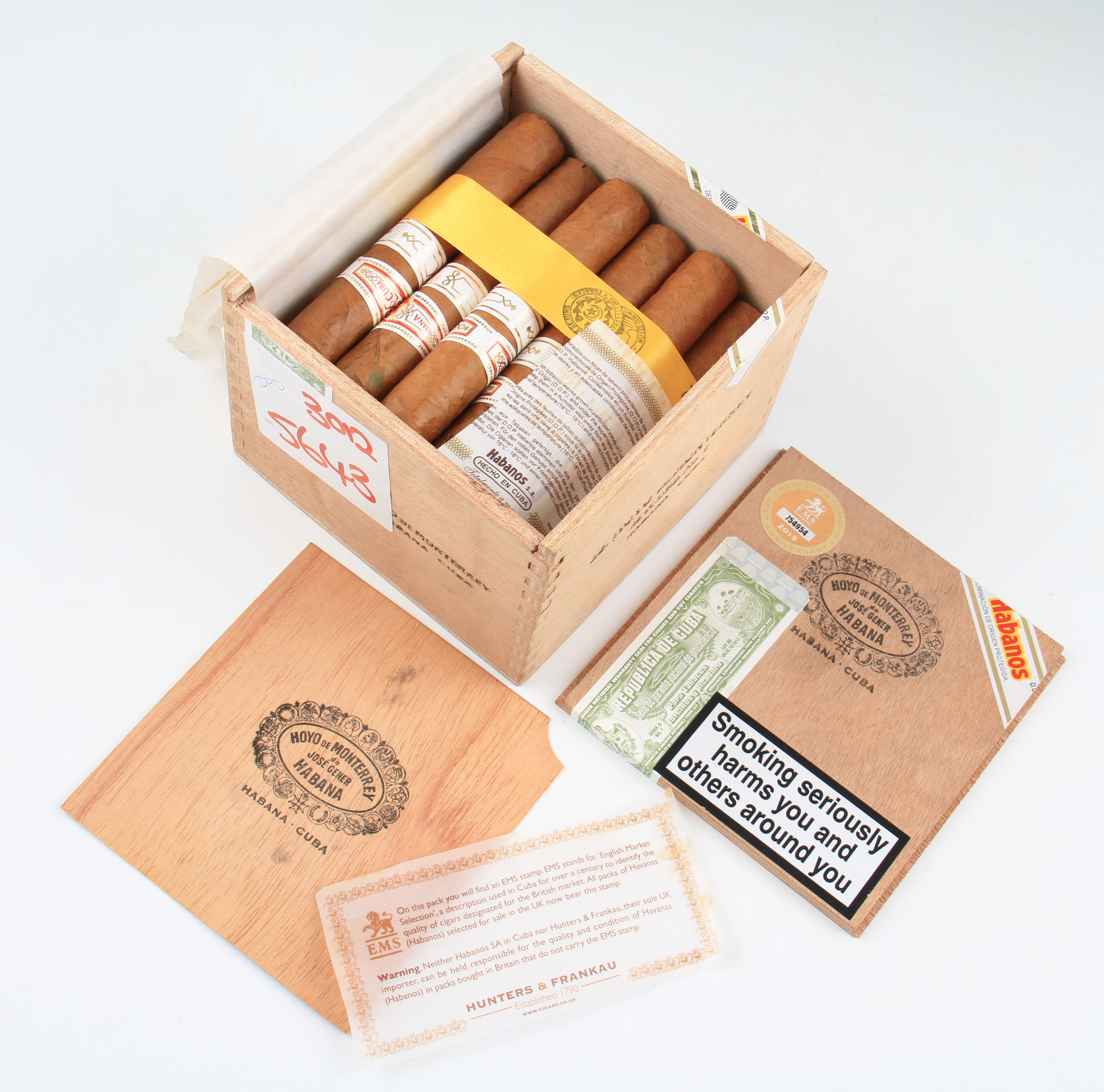 *A wooden box of Hoyo de Monterrey de Jose Gener Habana Cuban cigars.