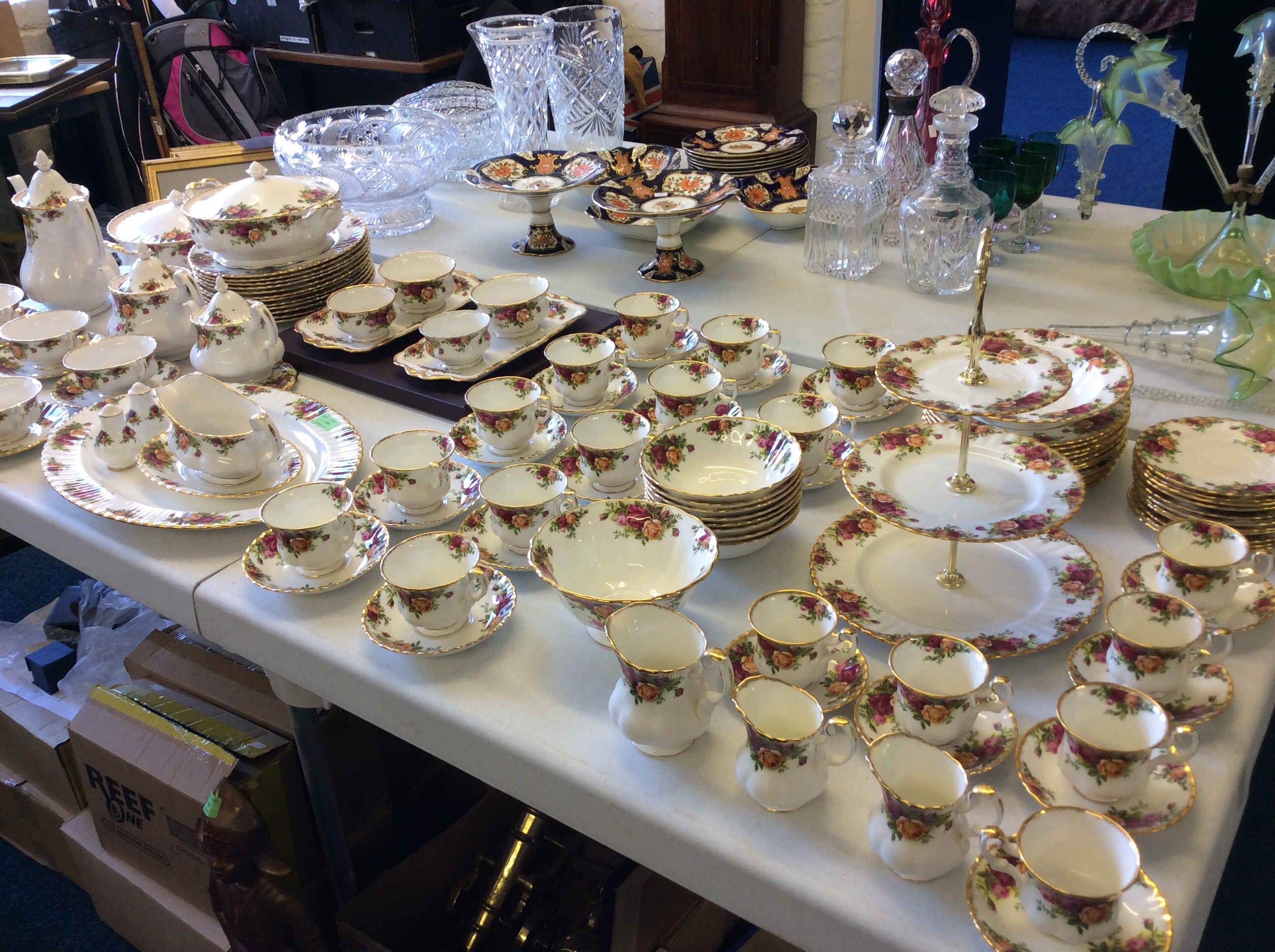 A one hundred and one piece Royal Albert Old Country Roses set including tureens, teapots, soup