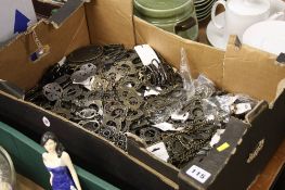 Tray of costume jewellery