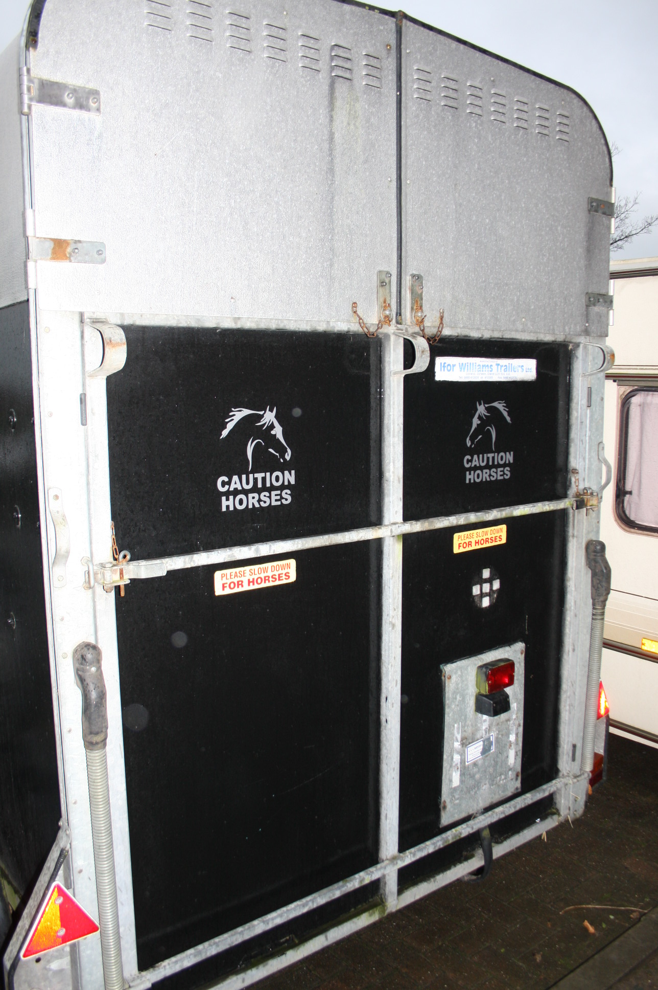 An Ifor Williams Horse box - Image 2 of 5