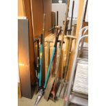 Quantity of garden tools