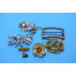 Diamonte brooches, various.