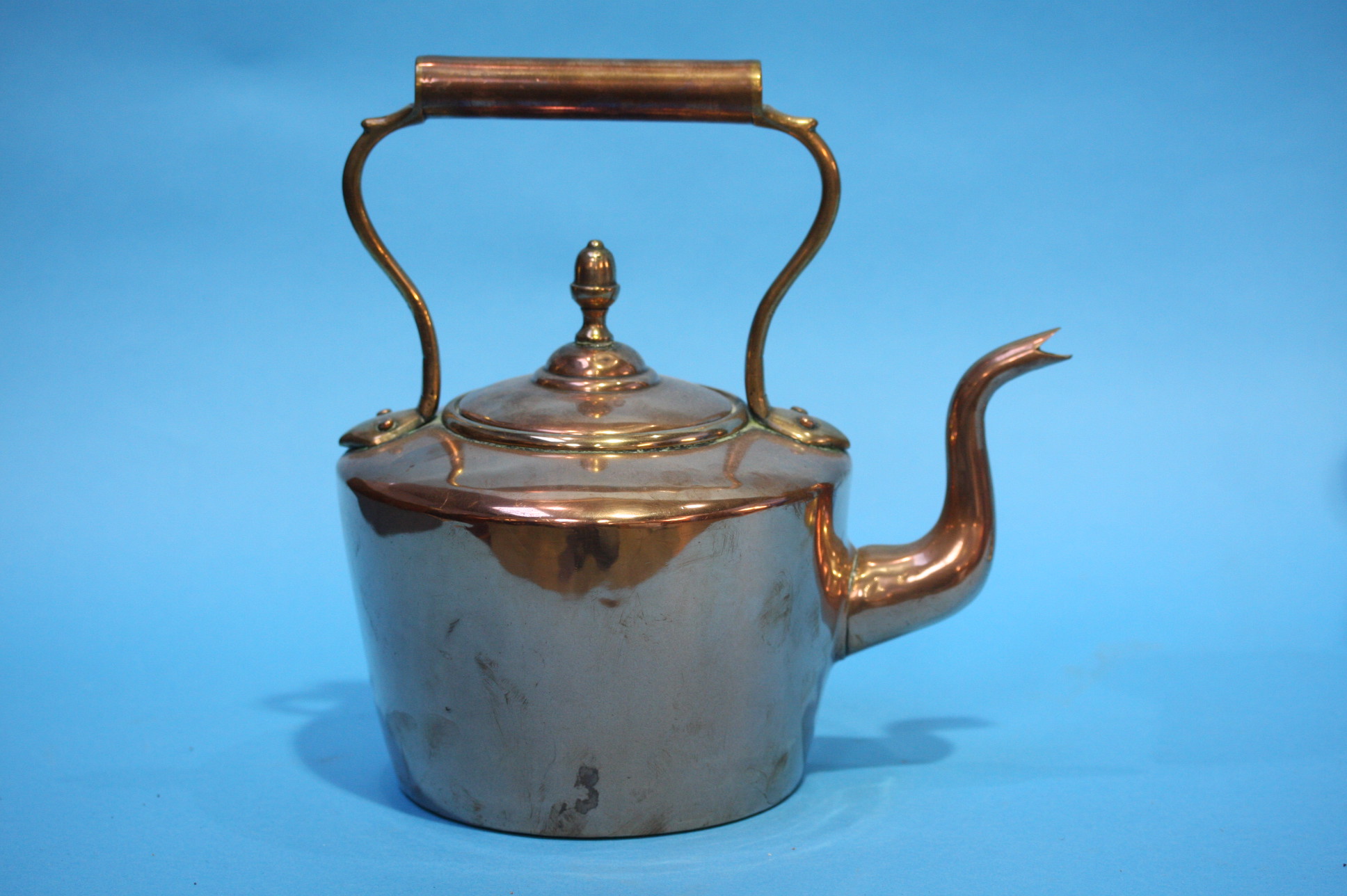 Two brass lamps and a copper kettle. - Image 3 of 3