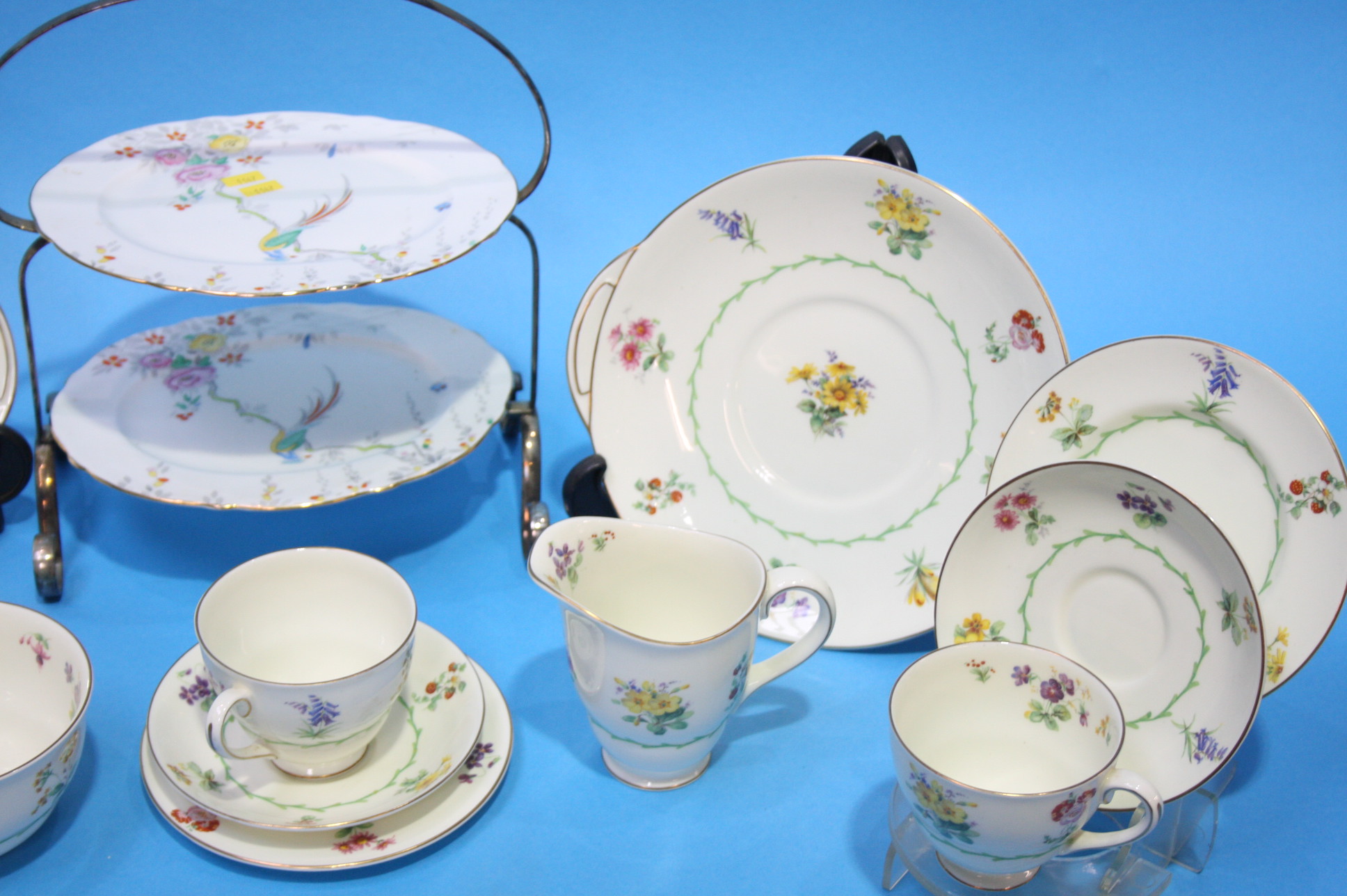 A Royal Doulton floral tea set and a cake stand. - Image 8 of 9