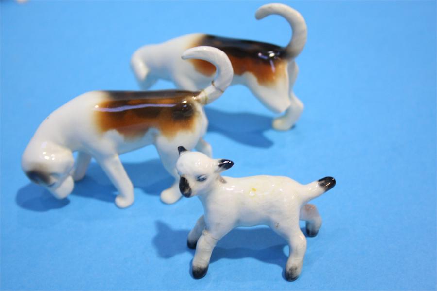 Two Beswick foxes and a collection of Hunting dogs - Image 5 of 5