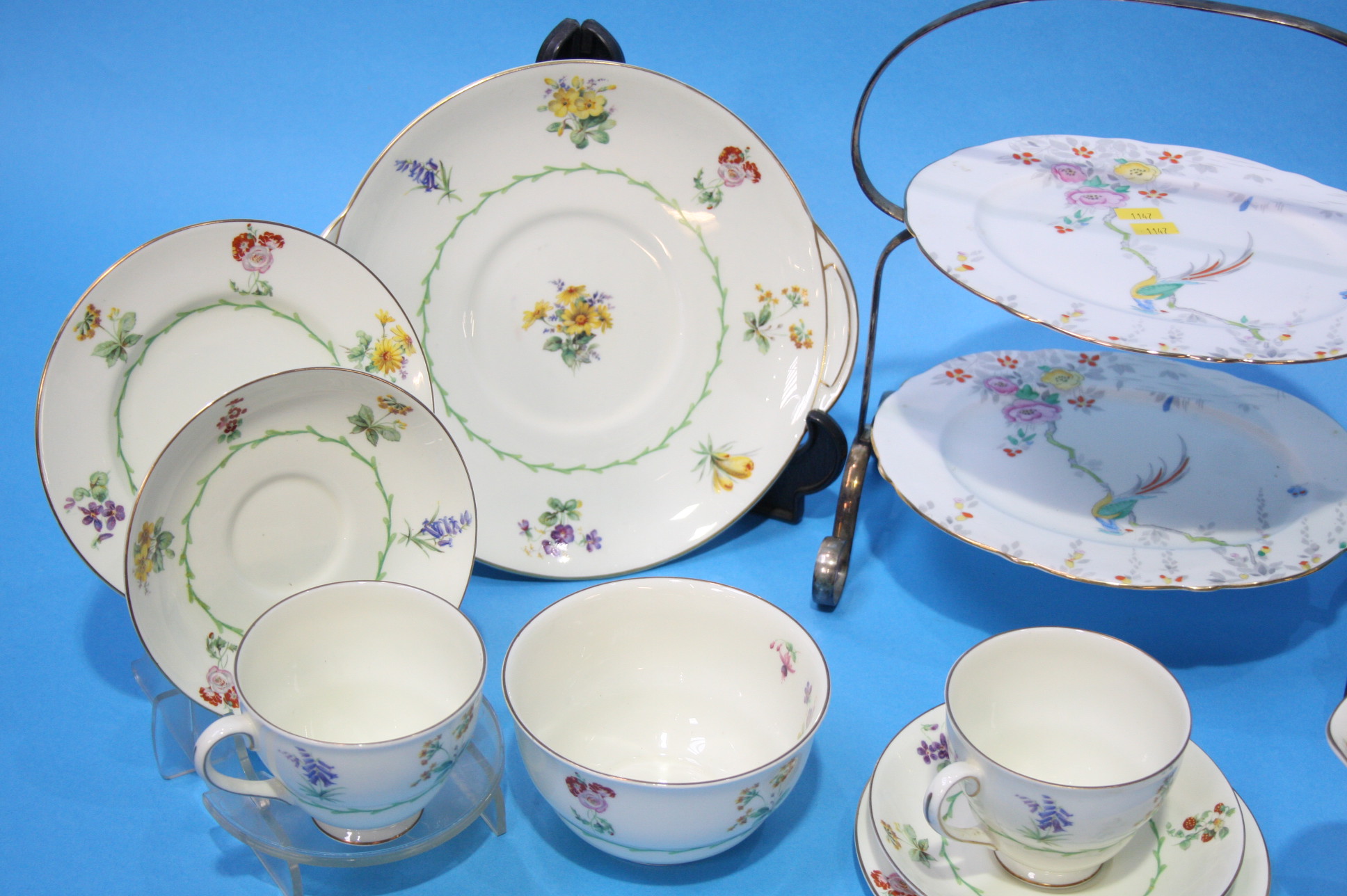 A Royal Doulton floral tea set and a cake stand. - Image 6 of 9