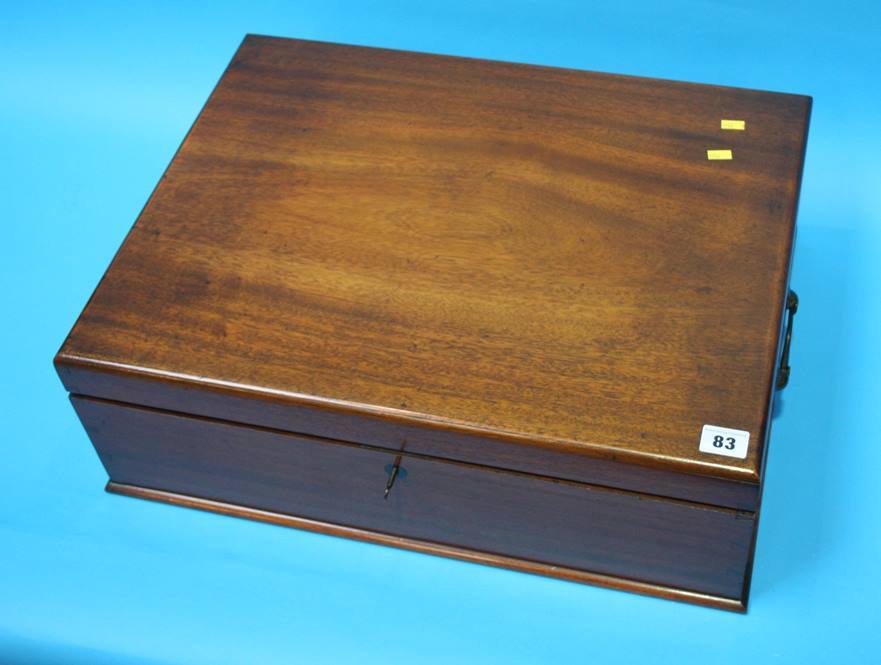 A mahogany box containing table linen - Image 21 of 21