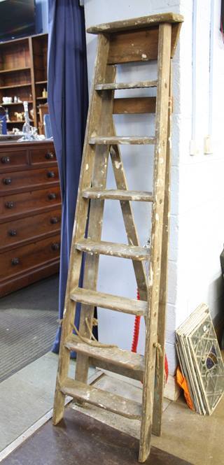 Set of pine step ladders - Image 3 of 3