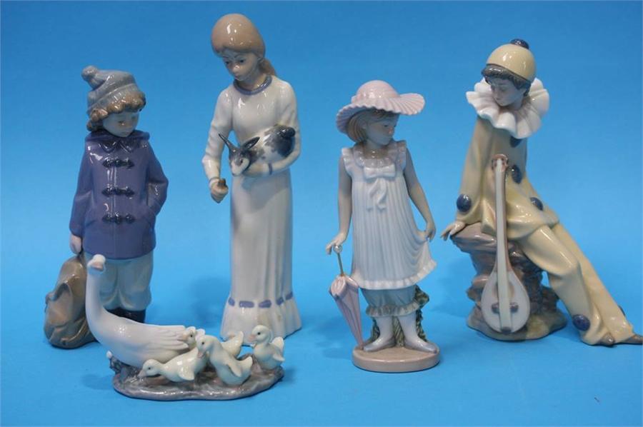 Quantity Lladro, Nao figures etc. - Image 6 of 15