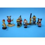 A Circa 1930's painted wooden animal band (6)