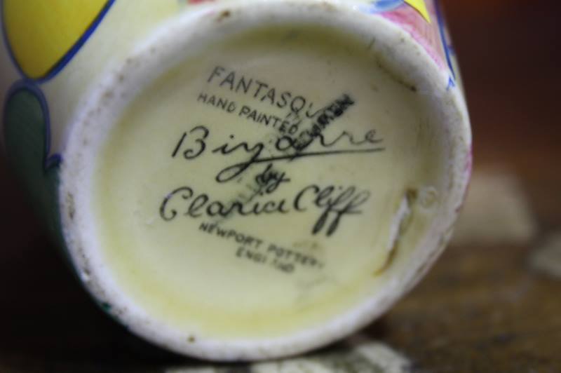 Clarice Cliff Bizarre beaker - Image 2 of 2