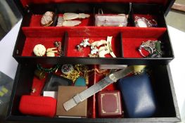 Jewellery box and contents