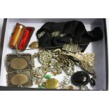 Tray of assorted jewellery, cheroot holder etc.