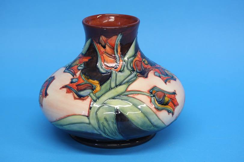 A modern Moorcroft squat shaped baluster vase deco - Image 7 of 12