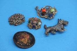 Five various costume jewellery brooches