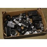 Tray of assorted cameras