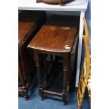 Oak gateleg table