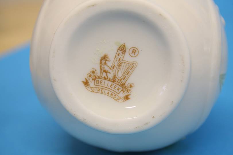 Nine pieces of Belleek china, two small cream jugs - Bild 2 aus 3
