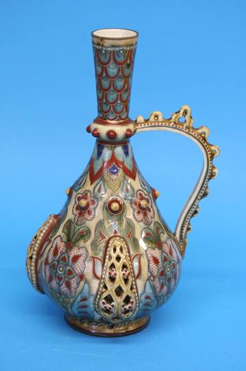 A Zsolnay ewer with pierced looped handle, baluste - Bild 3 aus 3