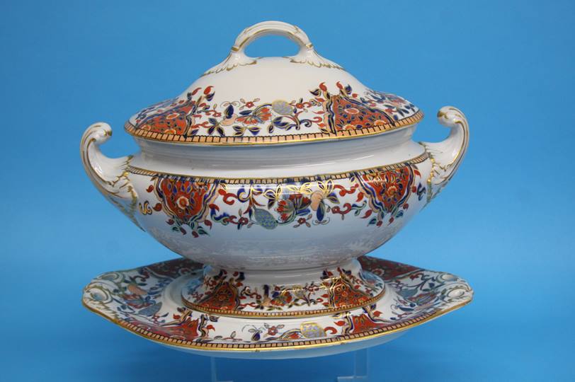 A large Victorian Davenport stone china tureen and - Image 3 of 6