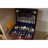 Viners canteen of cutlery