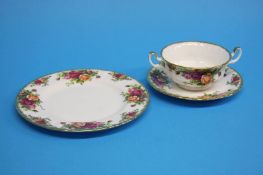 A Royal Albert 'Old Country Roses' dinner service