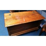 Oak blanket box