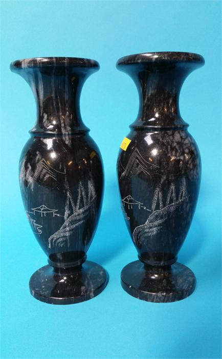 A pair of marble vases - Image 2 of 2