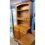 Pine dresser