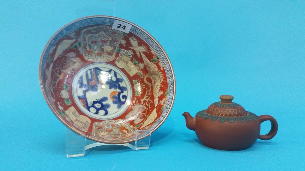 A Chinese terracotta teapot and Chinese Imari circular bowl