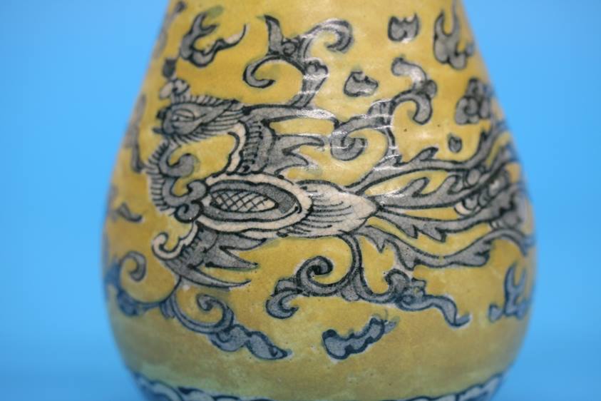 A Ming style yellow ground vase. 23cm high - Image 5 of 6