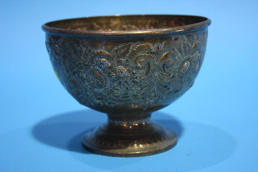 A silver embossed pedestal bowl, weight 7.1oz - Image 3 of 4