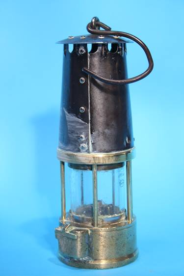 An Eccles miners lamp - Image 4 of 4