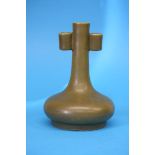 A 19th /20th Century tea dust glaze arrow vase, seal mark to base. 20 cm high