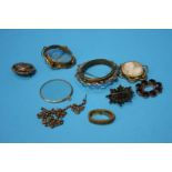 Bag of assorted jewellery including a memorial brooch, cameo brooch etc.