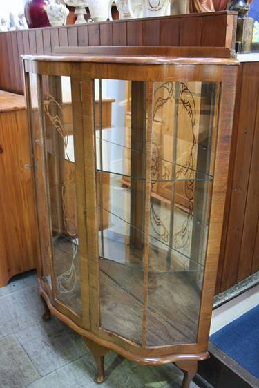 Walnut china cabinet - Image 3 of 3