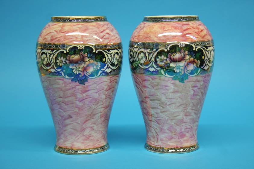 A pair of New Hall 'Boumier Ware' vases and a quantity of Maling vases (7) - Image 7 of 8